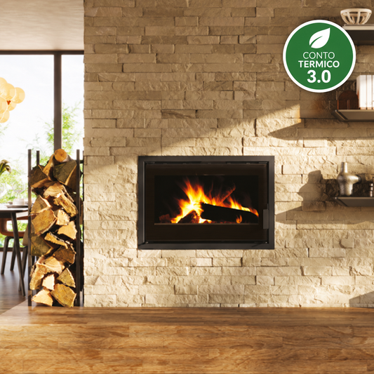 Firepocket 80 Evo in ghisa ambientato con icona Conto Termico 3.0